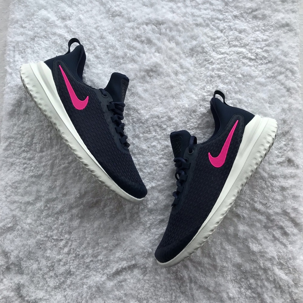 NEW Nike Renew Rival - Size 9